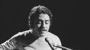 Foto do cantor e compositor brasileiro, Chico Buarque - Foto: Armando Borges | Acervo TV Cultura
