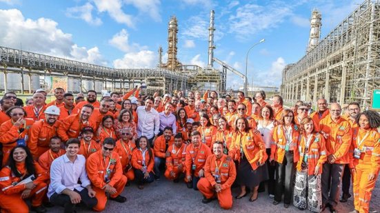 Cerimônia de retomada das obras da Refinaria Abreu e Lima, em Ipojuca - Ricardo Stuckert/PR