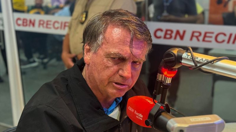 \u0022Sair do brasil é a coisa mais fácil\u0022 afirma Bolsonaro após colocar tornozeleira eletrônica