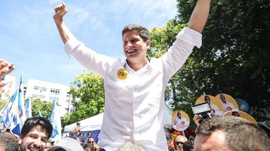 Em discurso durante convenção, João Campos falou da herança política do pai em sua trajetória - Reprodução Instagram João Campos