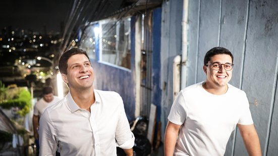 João Campos e Victor Marques, candidato à vice-prefeito - Rodolfo Loepert / Frente Popular do Recife