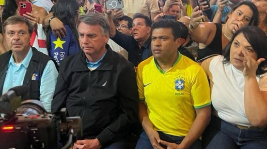 Joel da Harpa, com Bolsonaro em Jabatão dos Guararapes - Divulgação