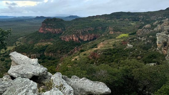 O Vale do Catimbau conta com diversos sítios arqueológicos, grutas, cemitérios pré-históricos e pinturas rupestres - Foto: Jamildo Melo / Jamildo.com