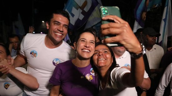 Prefeito Rodrigo Pinheiro e a governadora Raquel Lyra em campanha - Foto: Hesíodo Góes / PSDB