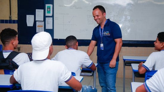 Professores começaram a ser nomeados nesta quarta - Filipe Jordão/SEE