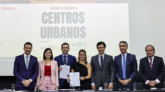 Posse de Ana Paula Vilaça como coordenadora do grupo de trabalho nacional - Divulgação/ Frente Centros Urbanos