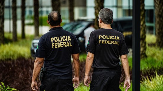 Polícia Federal deflagrou nova parte de operação Contragolpe e prendeu cinco suspeitos, um policial federal e quatro kids pretos
					
					
					Rafa Neddermeyer/Agência Brasil