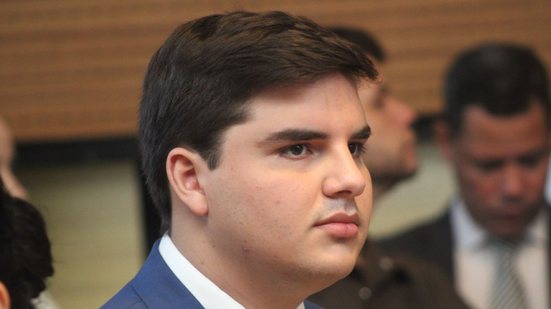 Alef Collins propôs que a Bíblia pudesse ser usada como paradidático nas escolas - Yan Lucca/ Jamildo.com