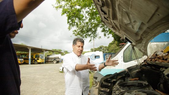 Lula Cabral reclamo de cemitério de ambulâncias - Divulgação