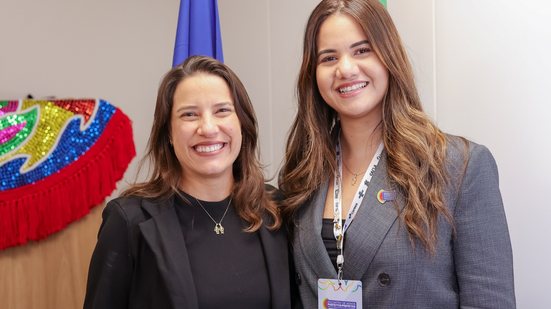 Raquel e Mirella, prontas para a festa de Carnaval - Arquimedes Santos/Divulgação