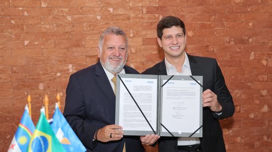 João Campos e presidente da Caixa, Carlos Antônio Vieira Fernandes assinam acordo de cooperação e investimento de R$ 200 milhões para Prefeitura do Recife - CAIXA