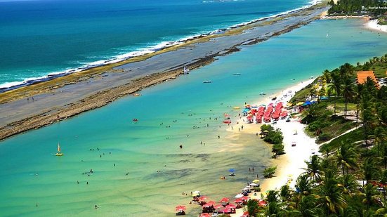 Praia de Muro Alto, em Ipojuca - Internet