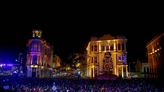 Alcione é uma das atrações deste domingo no Recife - Divulgação