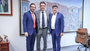 Eduardo da Fonte, junto ao filho, Lula da Fonte e o senador Ciro Nogueira prometem emenda paras as obras do Hospital do Câncer de Araripina - Divulgação