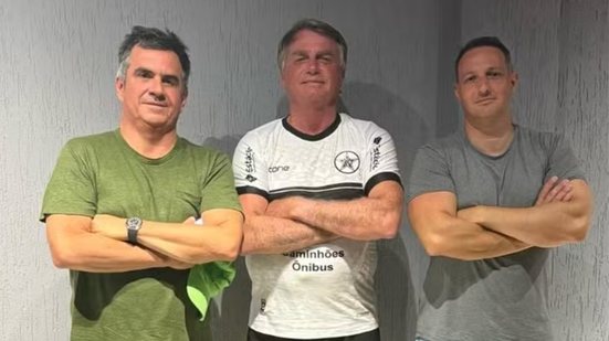 Ciro Gomes e Guilherme Derrite foram visitar Jair Bolsonaro no Carnaval - Reprodução Instagram