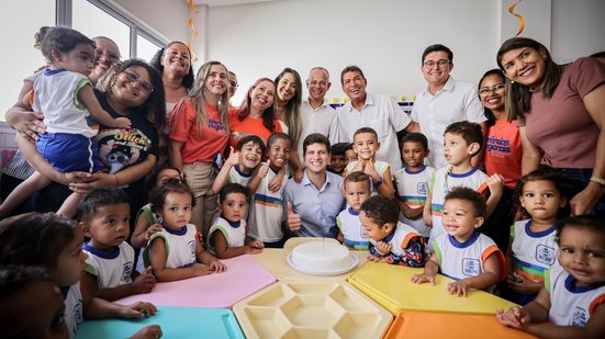 João Campos inaugurou nova creche, formalizou novas instituições e definiu critérios do centro de referência em primeira infância - Edson Holanda/Prefeitura do Recife