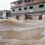 De acordo com o Inmet, são esperados volumes de chuva entre 30 a 60 mm/h ou 50 a 100 mm/dia, o que representa risco real de alagamentos, deslizamentos de encostas e transbordamento de rios, especialmente em áreas vulneráveis. - Foto: Marlon Costa/Pernambuco Press via G1