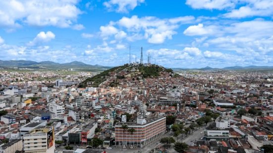 Concurso da Prefeitura de Caruaru oferece 36 vagas para cargos de nível médio e superior. - Divulgação