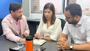 O deputado estadual Gilmar Júnior, a secretária de Saúde, Luciana Albuquerque, e o secretário de Governo, Gustavo Monteiro. - Divulgação