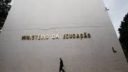 Articulista comenta a disputa entre MEC e OAB pelo futuro da formação em Direito - Internet