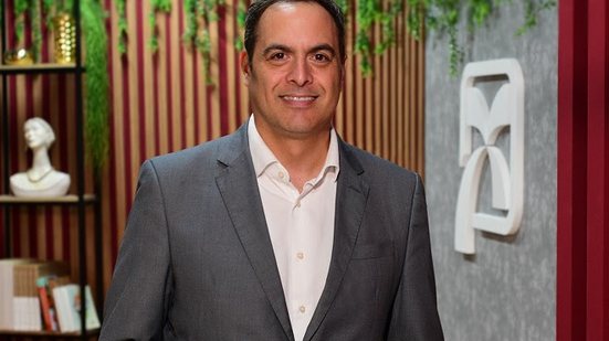 Paulo Câmara disse que as contratações refletem a atuação consistente do banco no apoio às atividades produtivas. - Fernando Cavalcante/BNB