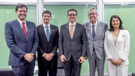 Pedro Campos, João Campos, Hugo Motta, Álvaro Porto e Sandra Paes - Divulgação