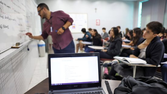 Professores agora precisam conviver com outras redes sociais, o avanço da inteligência artificial, etc - José Cruz/ Agência Brasil