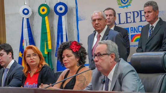 Em reunião com o Sintepe, Álvaro Porto criticou fortemente Raquel Lyra e responsabilizou a gestão por atraso em projeto de reajuste dos professores - Pericles Chagas/Sintepe
