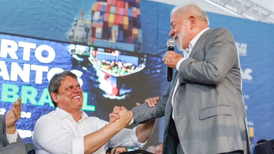 Tarcísio tem ampliado números contra Lula - Ricardo Stuckert/PR