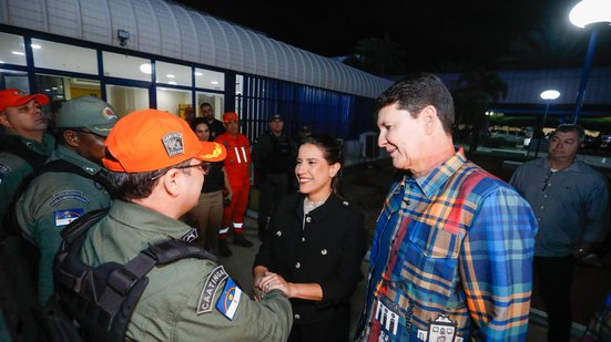 Raquel Lyra e Simão Durando na abertura do São João de Petrolina - Miva Filho/Secom