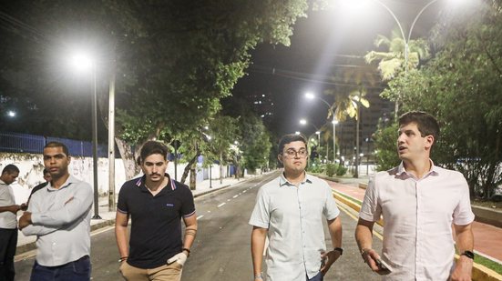 João Campos e Victor Marques durante a entrega da requalificação da Avenida Mário Melo - Wagner Ramos/Prefeitura do Recife
