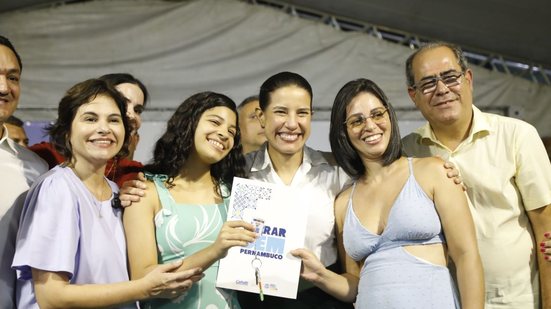 Raquel Lyra entrega chaves de programa habitacional - Hesíodo Góes/Secom