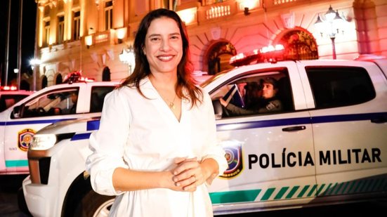Imagem Raquel Lyra entrega novos equipamentos à PM como parte do Juntos pela Segurança