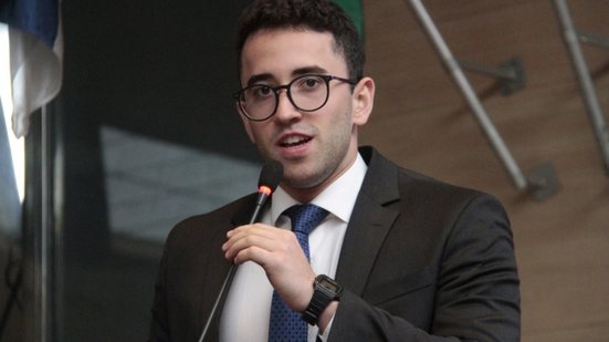 Thiago Medina criticou PCR por ceder espaço para associação - Câmara do Recife