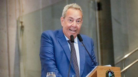 Álvaro Porto subiu na plenária para falar sobre quem teria denunciado Dani Portela - DIVULGAÇÃO/ ALEPE