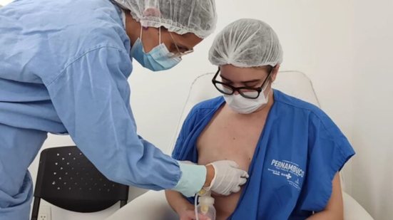 Campanha nacional busca incentivar a amamentação materna e ainda a doação aos bancos de leite que atendem aos bebês prematuros. - Foto: Reprodução/IMIP