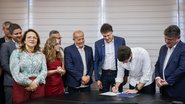 João Campos e Marcílio Régio participaram de ação com Camilo Santana, ministro da Educação - Edson Holanda/Prefeitura do Recife