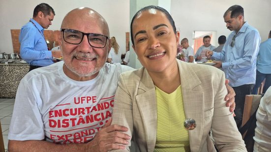Alfredo Gomes e Pollyana Abreu durante inauguração do Centro Acadêmico do Sertão, em Sertânia - Divulgação