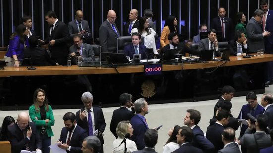 Câmara dos Deputados com Hugo Motta na presidência