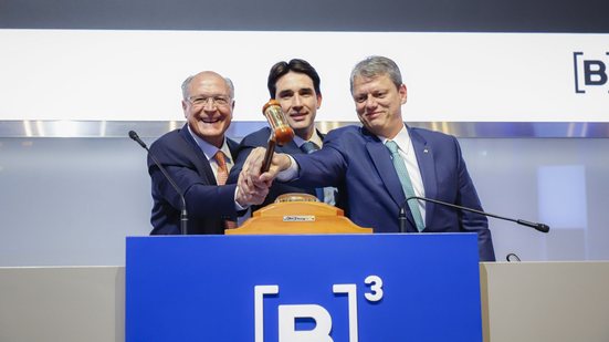 Geraldo Alckmin, Silvio Costa Filho e Tarcísio de Freitas
					
					
					REPRODUÇÃO/ Eduardo Oliveira/MPOR