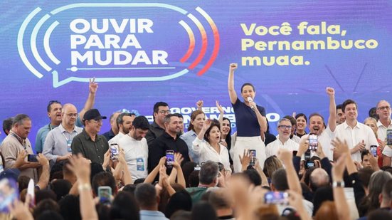 Governadora Raquel Lyra durante plenária do Ouvir Para Mudar. - Foto: Aluísio Moreira