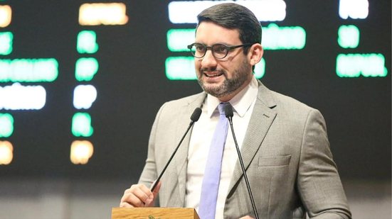 Deputado Romero Albuquerque na Alepe. - Divulgação