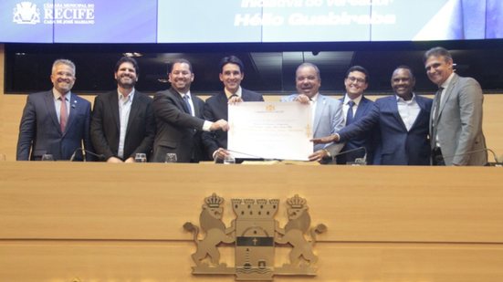 Silvio Costa Filho recebeu medalha ao mérito da Câmara do Recife - Câmara do Recife