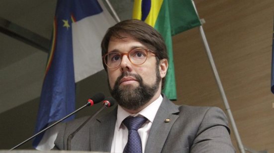 Vereador Paulo Muniz, na tribuna da Câmara Municipal do Recife