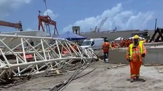 O consórcio Piatec HTB Suape disse que está apurando as causas do acidente com guindaste em Suape