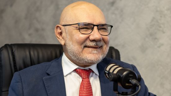 Alfredo Gomes, reitor da UFPE, em entrevista ao PodJá