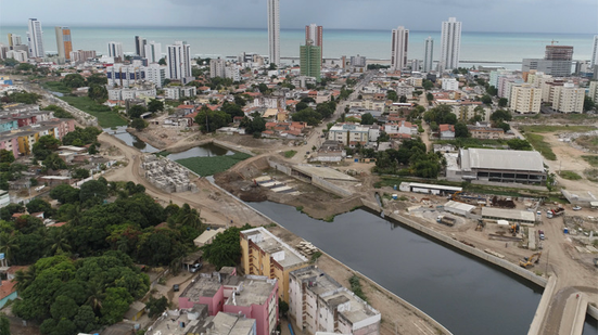Obras no Canal do Fragoso, em Olinda