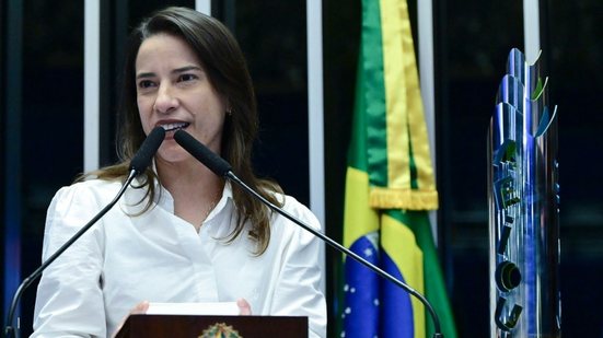 Raquel Lyra discursa na tribuna do Senado