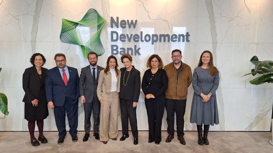 Imagem Raquel Lyra encerra agenda na China com reunião no Banco dos Brics com Dilma Rousseff