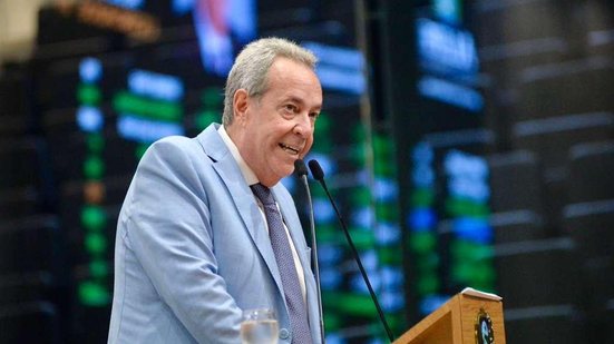 O deputado Álvaro Porto